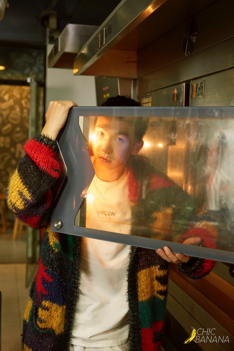 组图:"万能小白"白举纲大展烘焙手艺 暖萌写真实力圈粉