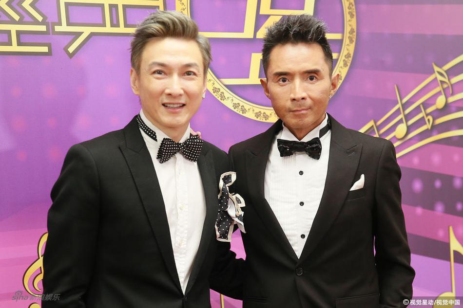 新浪娱乐讯 陈松伶,袁凤瑛,薛家燕盛装出席tvb《流行经典50年》录影