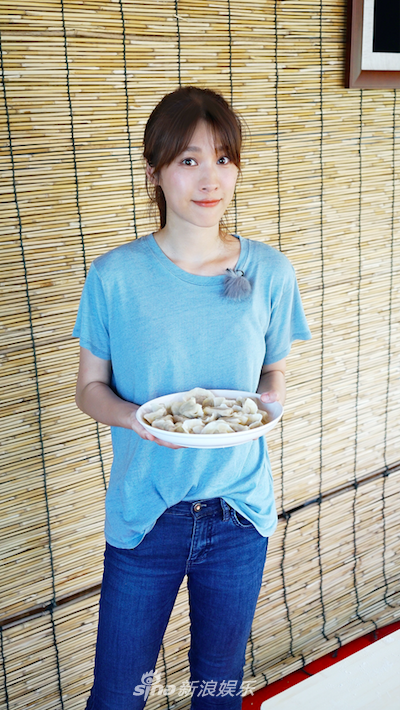 组图:悦悦造型成看点 是做节目太累还是放飞自我?