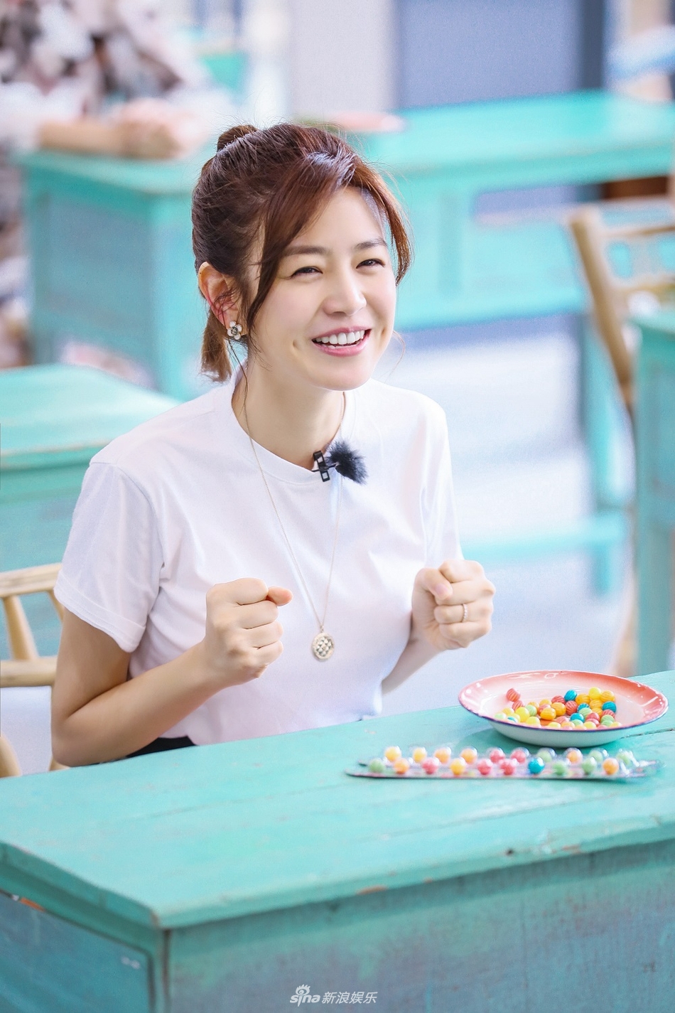 组图:辣妈or少女?陈妍希扎马尾自拍展现完美笑容杀