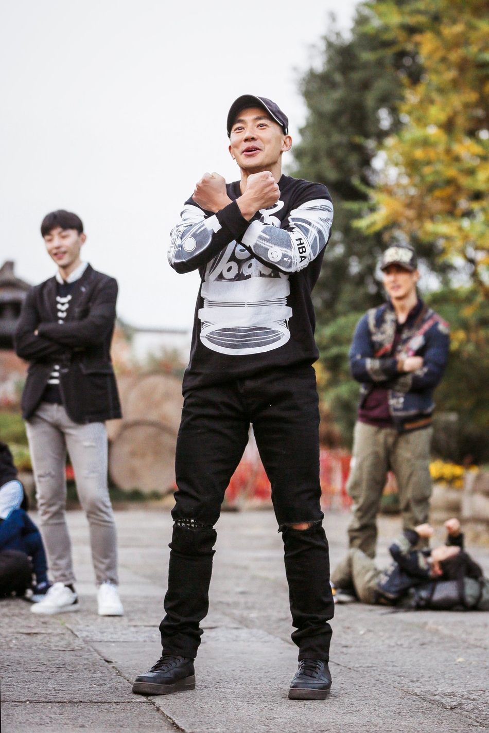 组图:刘畊宏父女暖心献唱 小泡芙弹电子琴与爸爸默契十足