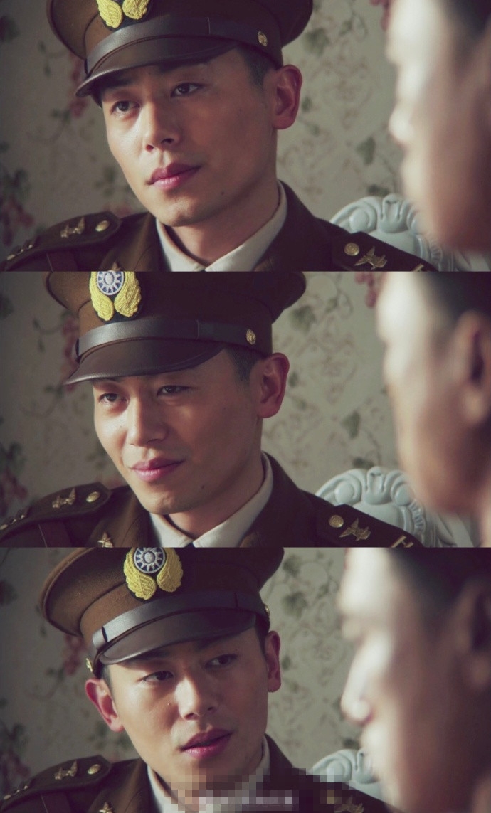 组图:制服诱惑!朱亚文变身行走的荷尔蒙 军装加身尽显男儿本色