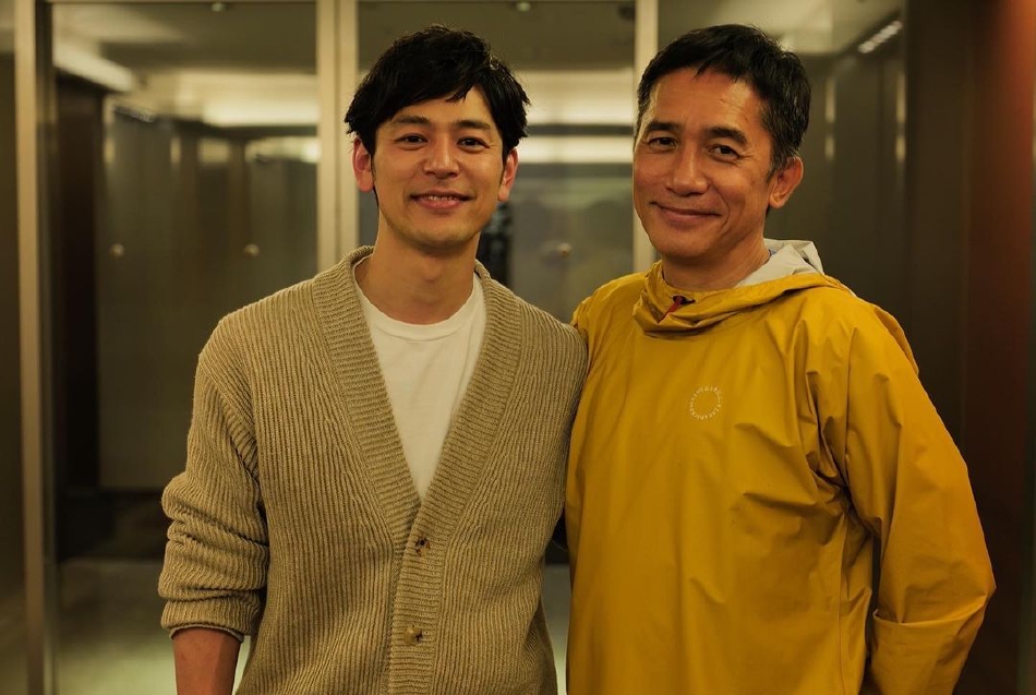 组图：妻夫木聪晒与梁朝伟合影激动表示难以置信第2张图片