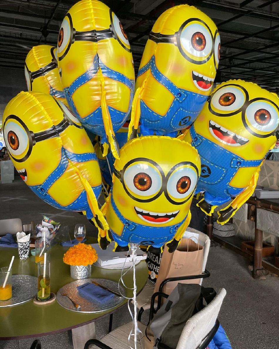 组图：黎明前妻乐基儿晒全家福3岁儿子庆生丈夫微笑出镜