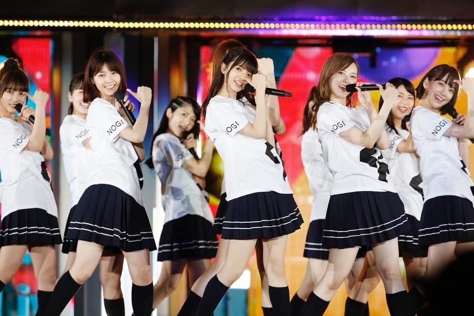 组图:乃木坂46举办演唱会 与18万观众嗨翻全场