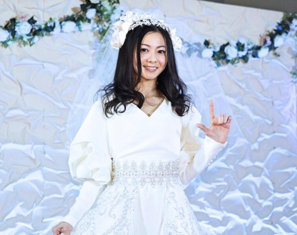 组图:仓木麻衣婚纱出席柯南活动 惹粉丝尖叫超级美