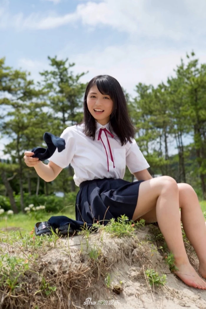 组图欅坂46长滨宁琉拍摄写真性感比基尼照公开