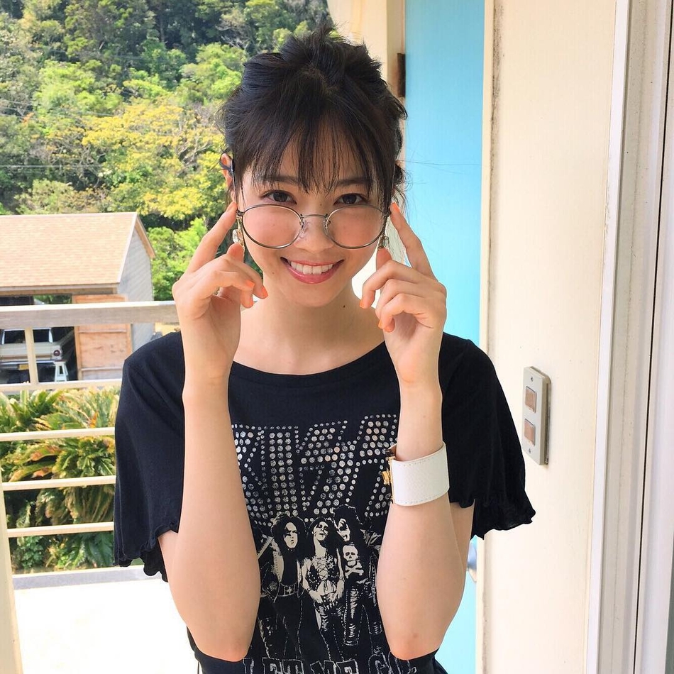 组图:西野七濑教你夏日怎么穿 简单搭配也能元气满满