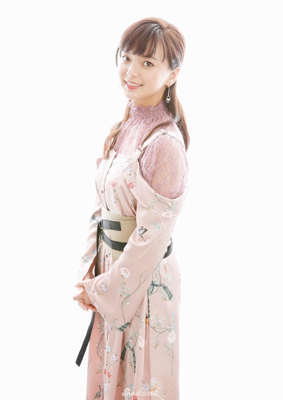 组图:日女星多部未华子大片曝光 浅紫色碎花典雅迷人