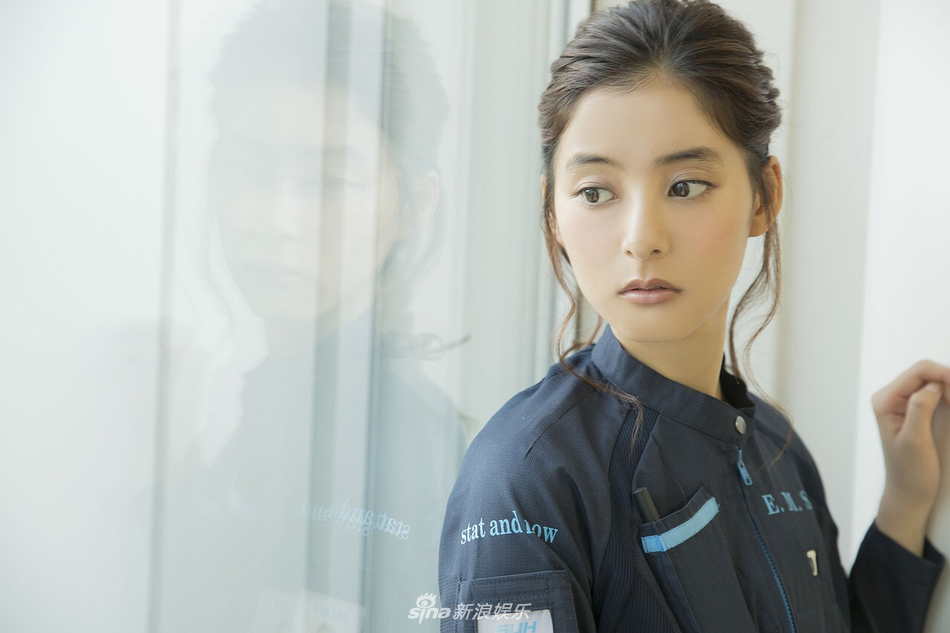 组图:新木优子剧照公开 《code blue3》出演新人医生
