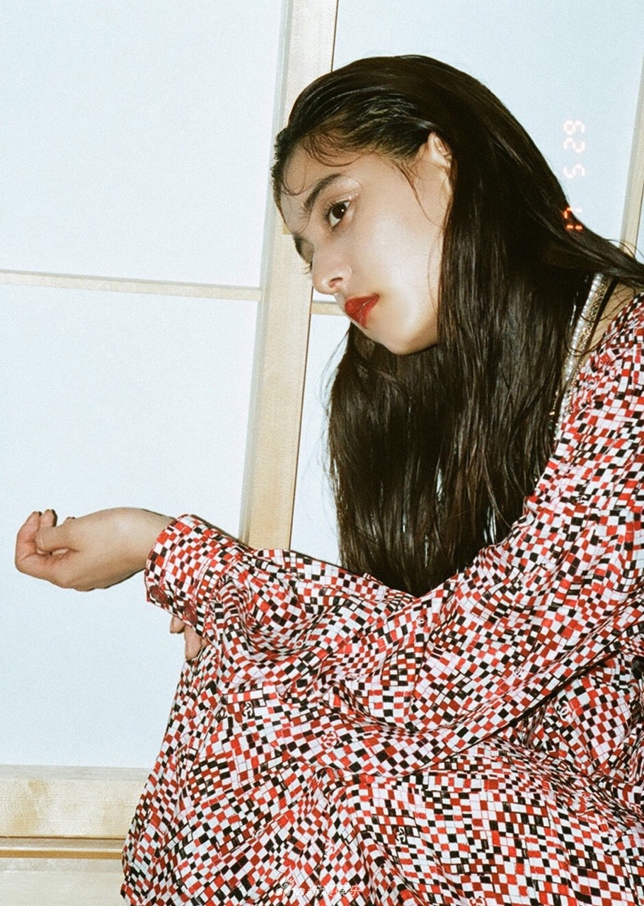 新木优子复古大片曝光 精致妆容再现上世纪潮流