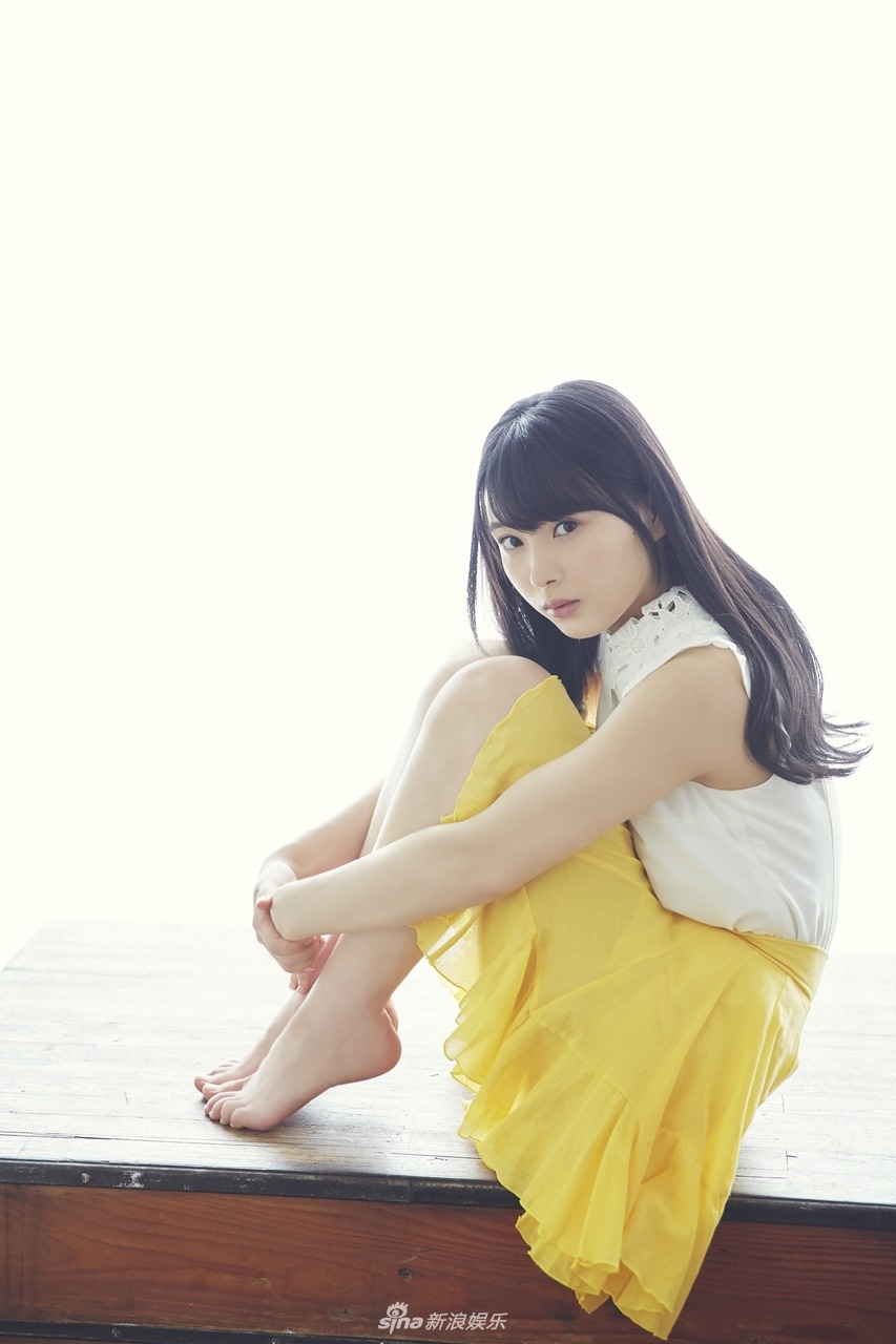 组图:柿崎芽实清新写真曝光 一抹亮黄短裙十分抢眼