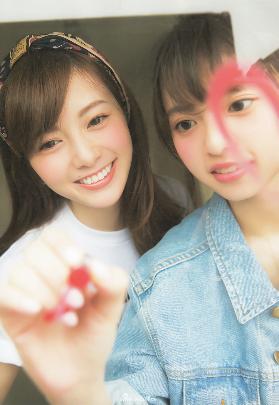 组图:白石麻衣斋藤飞鸟写真曝光 姐妹情深可爱爆棚_高清图集_新浪网