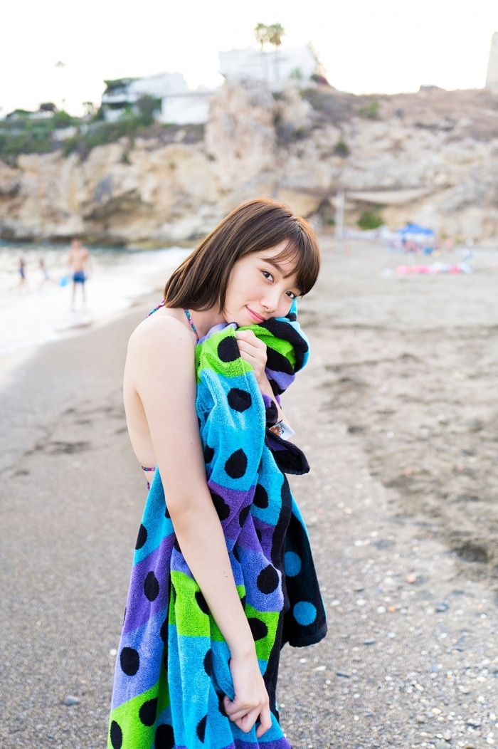 组图饭丰万理江首本写真曝光完美身材令人一见倾心