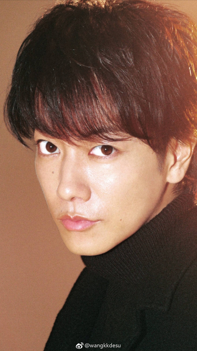 组图:从清爽少年到成熟男人 佐藤健登杂志大方谈恋爱观