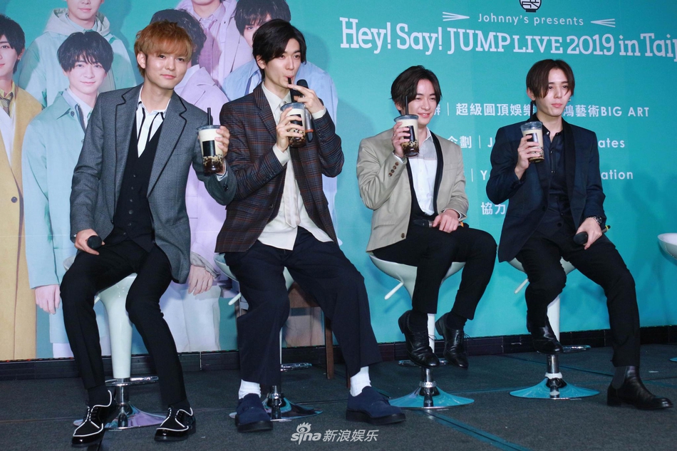 Hey Say Jump十月台北开唱喝珍珠奶茶以为被罚 中岛裕翔 Hey Say Jump 山田凉介 新浪娱乐 新浪网