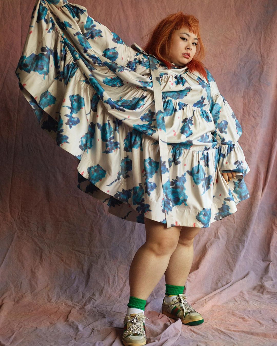 组图:渡边直美登上纽约杂志封面 充满自信霸气十足