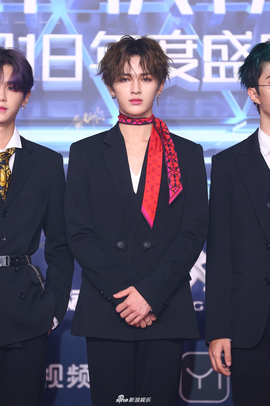 组图:乐华七子亮相亚洲新歌榜 西装登场帅气无敌_高清图集_新浪网