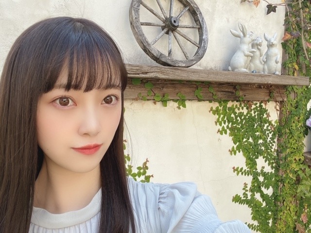 组图：堀未央奈博客分享踏青自拍 尖尖小脸纯真可爱