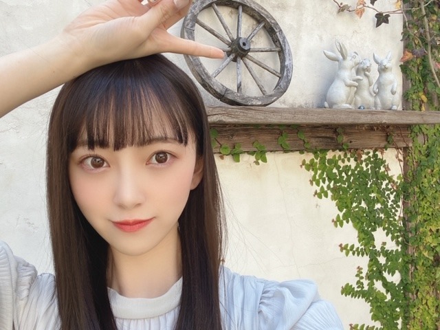 组图：堀未央奈博客分享踏青自拍 尖尖小脸纯真可爱