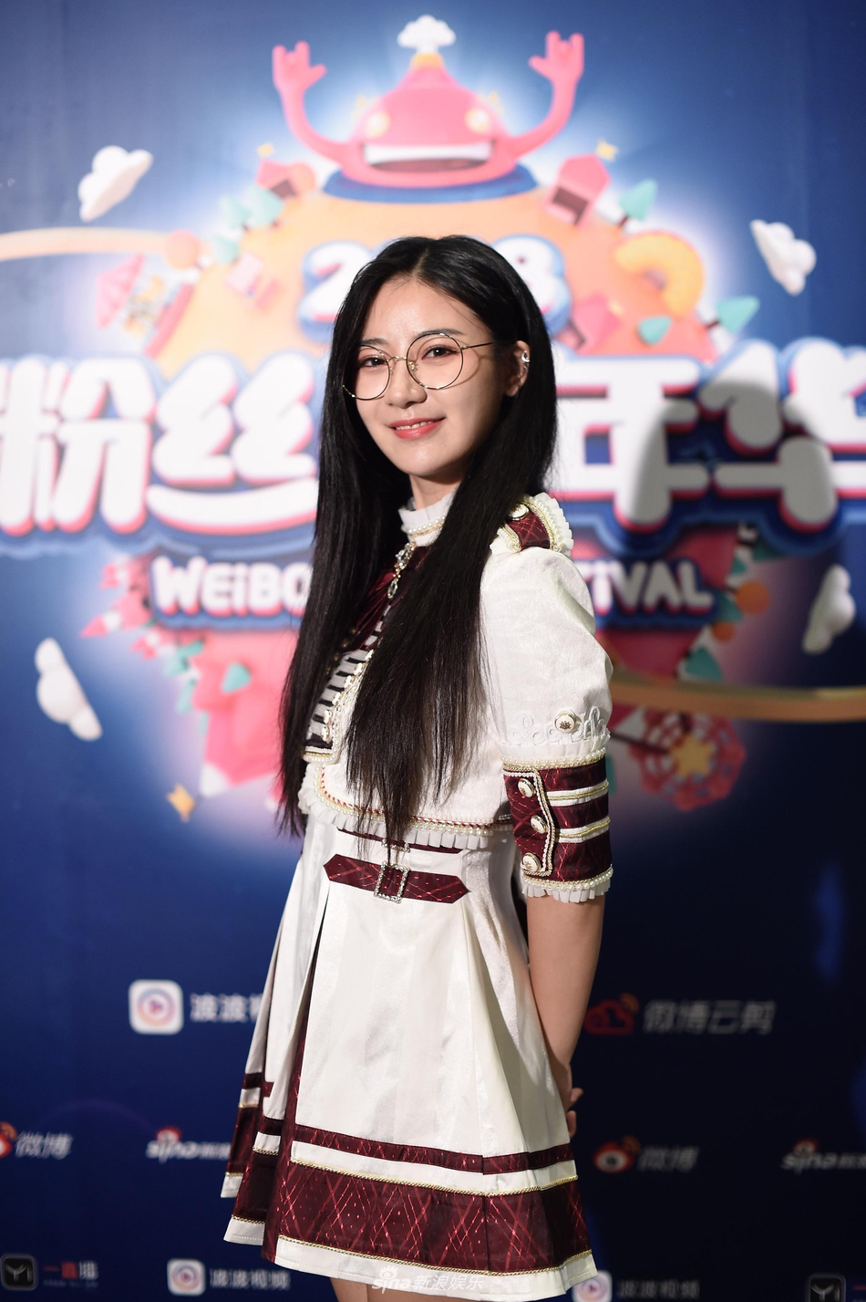 组图:粉丝嘉年华snh48李宇琪接受专访 天使微笑颜值爆表