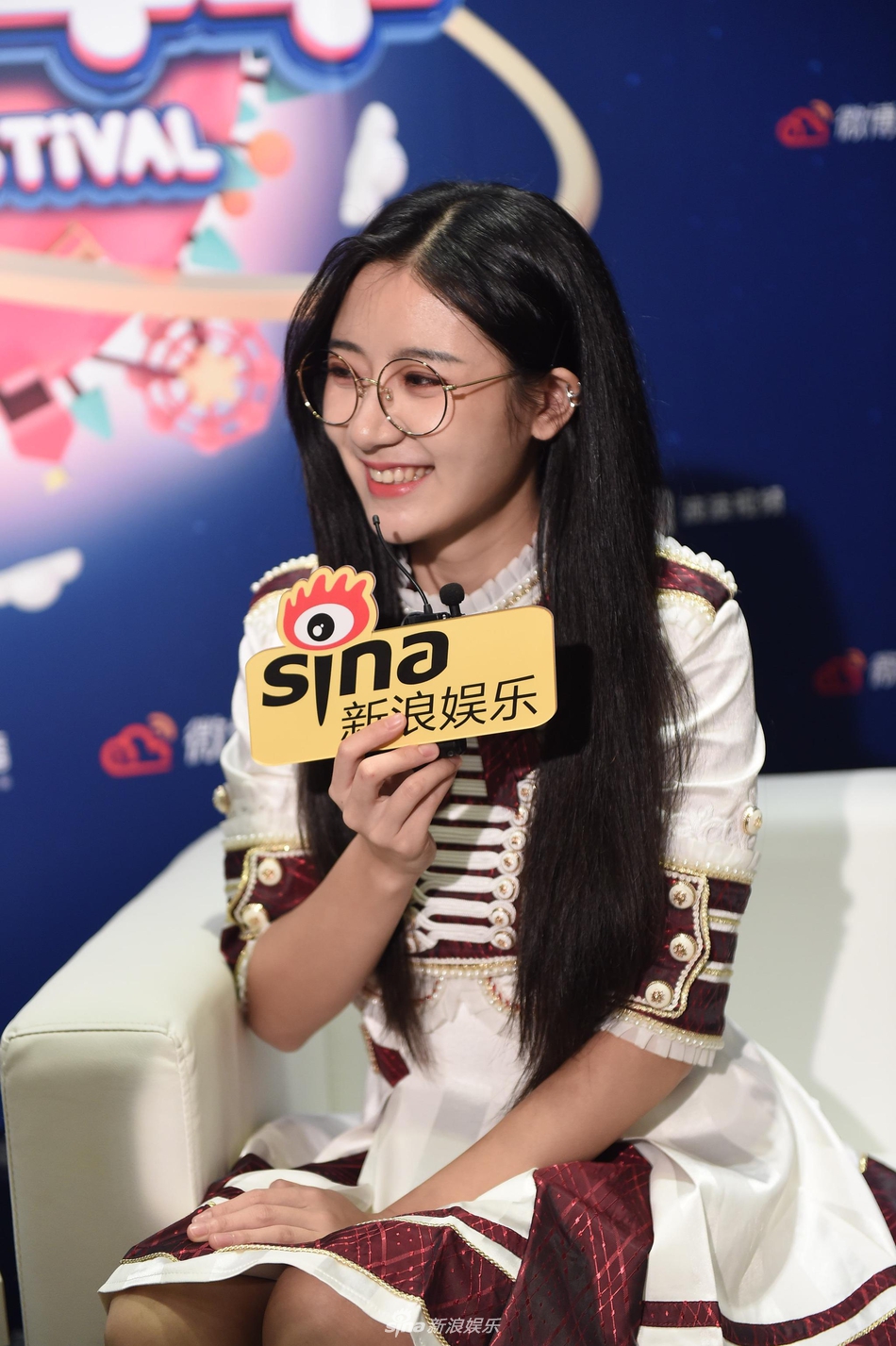 组图:粉丝嘉年华snh48李宇琪接受专访 天使微笑颜值爆表