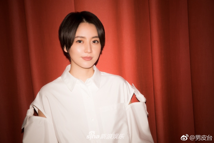 组图:女星长泽雅美拍摄写真 帅气造型简单利落