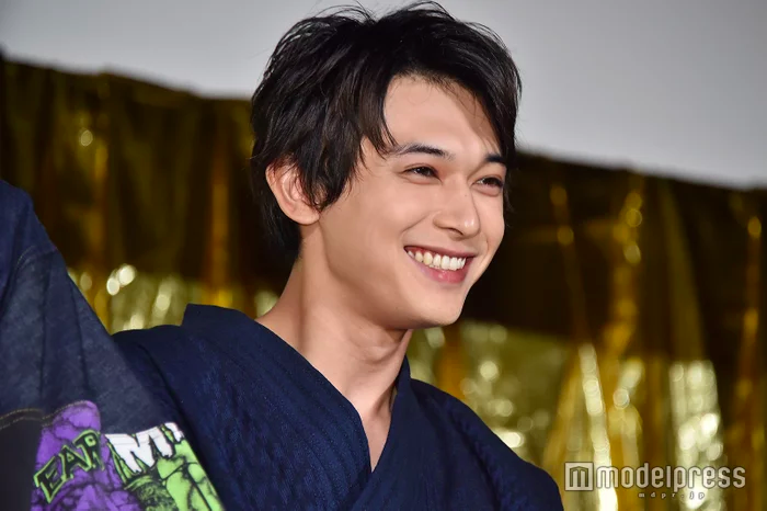 组图:吉沢亮出席《银魂2》试映会 清爽脸庞帅气十足