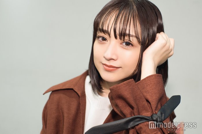 组图:安达佑实出席写真集发售纪念活动 面容姣好似花季少女