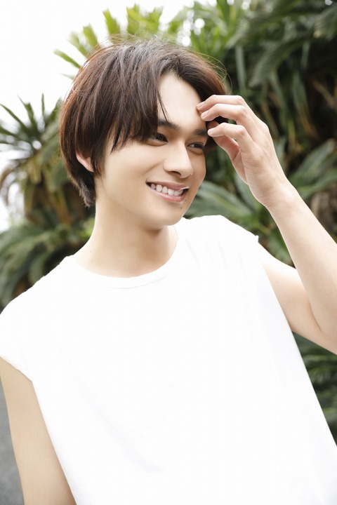 组图:北村匠海首本写真集9月发售 呈现与平日作品中不同的表情_高清