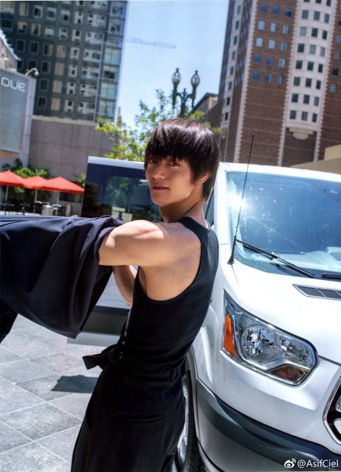 组图:洼田正孝写真曝光 五官清秀少年感十足