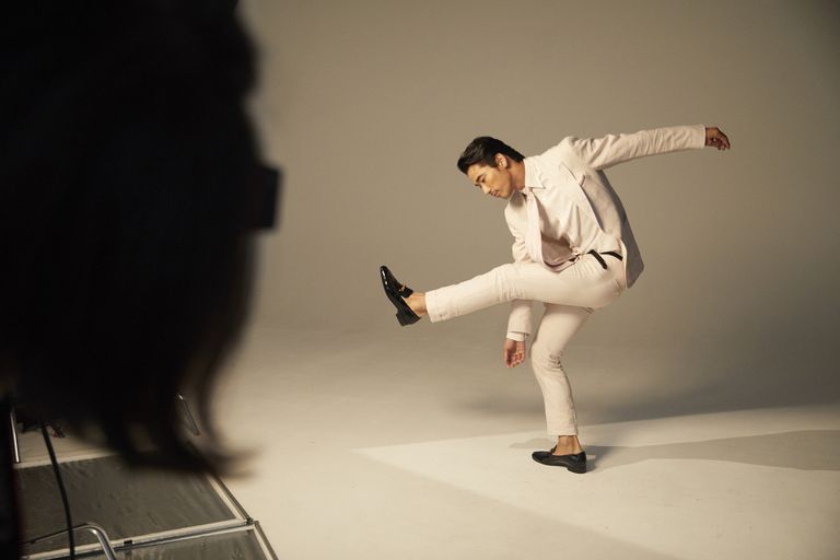 三代目jsb为杂志拍封面 拍摄现场照片公开