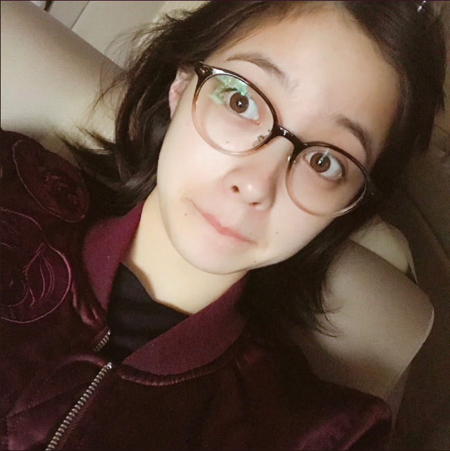 组图:桥本环奈推特晒素颜自拍 肌肤光滑白皙