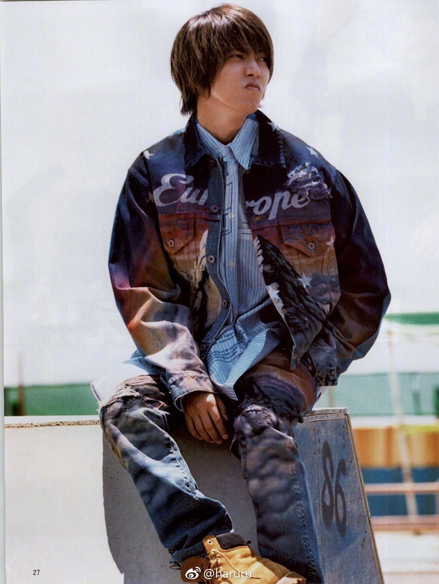 组图:山下智久登杂志封面 完美五官帅气逼人