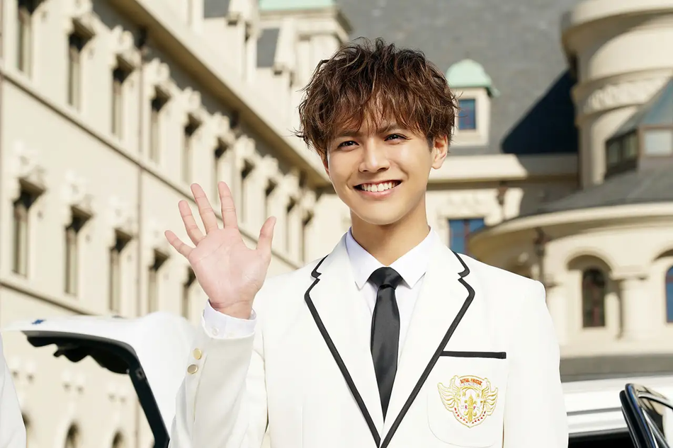 组图:《贵族降临》解禁新剧照 片寄凉太击剑服亮相