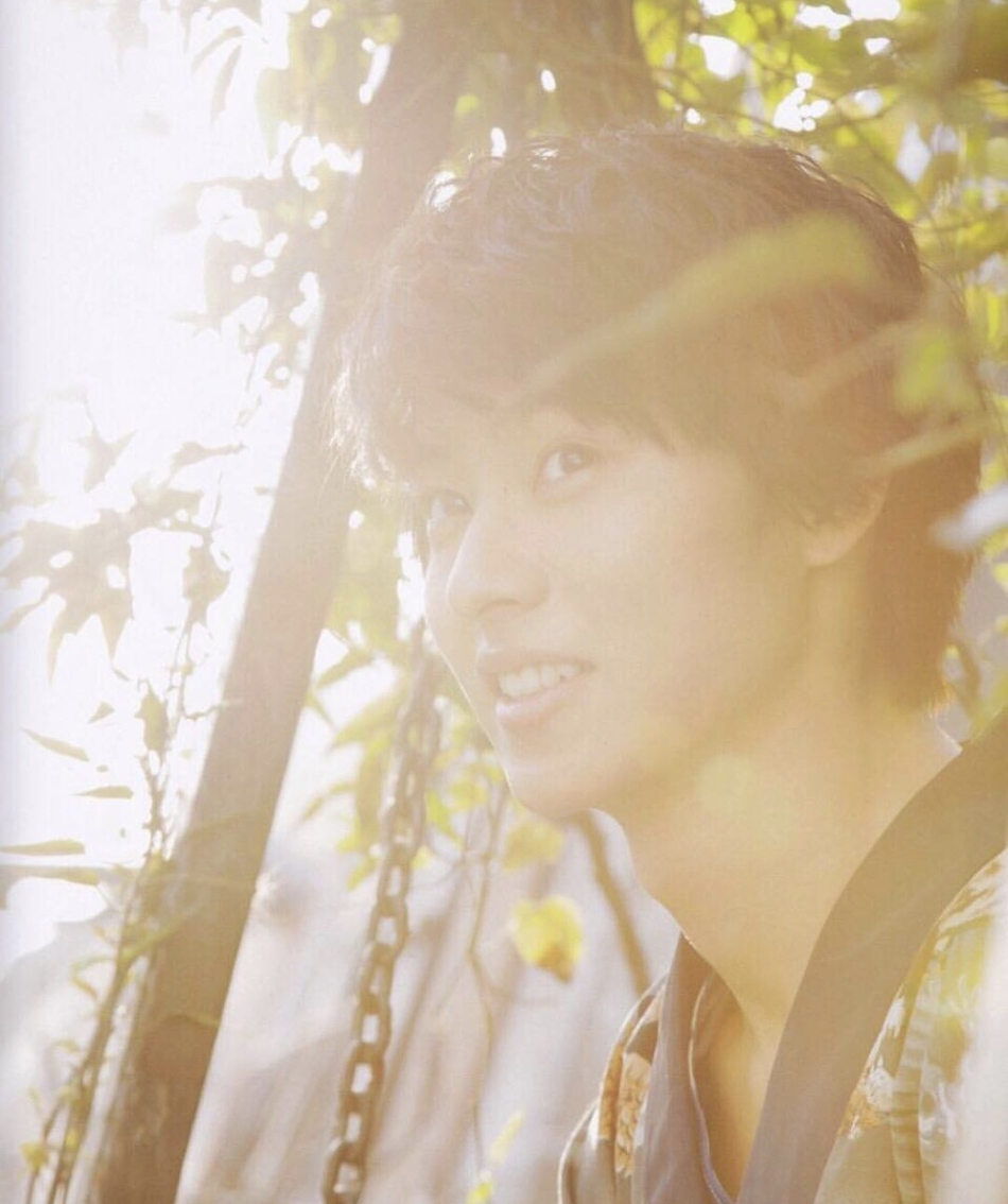 组图:山崎贤人杂志旧图重引热议 着印花和服少年感满分