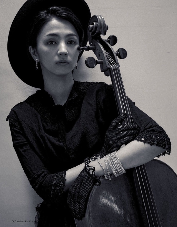 组图:满岛光持大提琴拍摄时尚大片 《四重奏》回忆满满