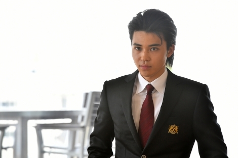 新浪娱乐讯 艺人中田圭祐在杉咲花担任主演的tbs日剧《花过天晴～花男