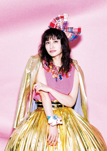 组图:中岛爱接受采访谈及新专辑 粉嫩蛋糕裙作封面图