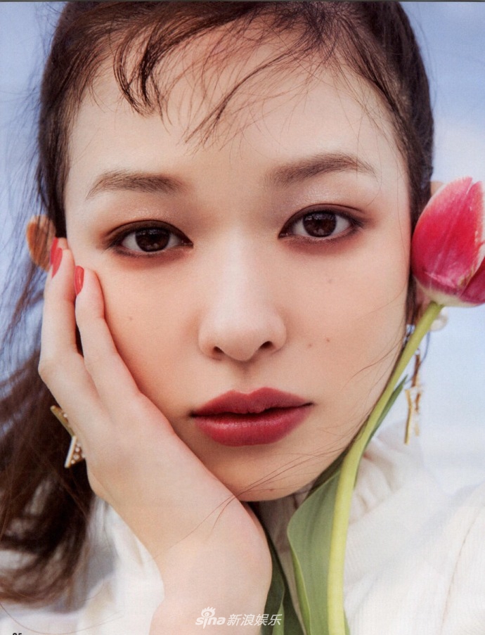 组图:森绘梨佳拍摄美妆大片 精致美颜令人心动