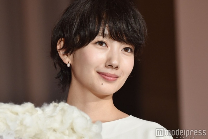 组图:女星波瑠获最佳着装奖 称私下更爱t恤牛仔