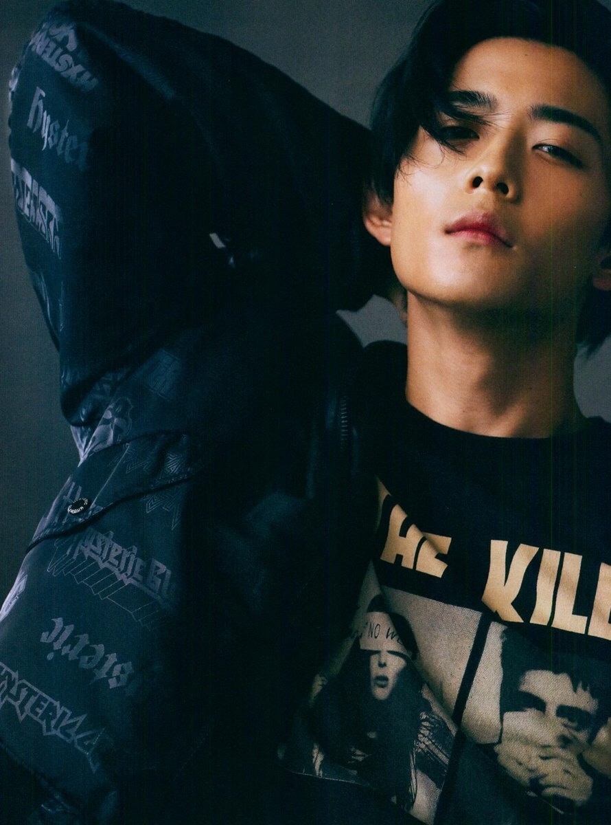 组图:"小狼狗"龙星凉登时尚杂志 演绎型男冬装造型