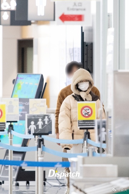 组图：D社曝李钟硕与IU恋情 两人圣诞节约会同游日本