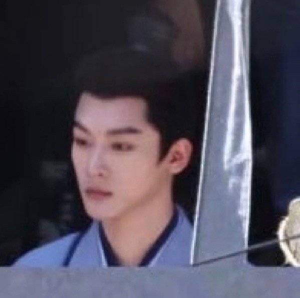 组图：张晚意《长相思》路透曝光古装扮相端正俊朗第4张图片