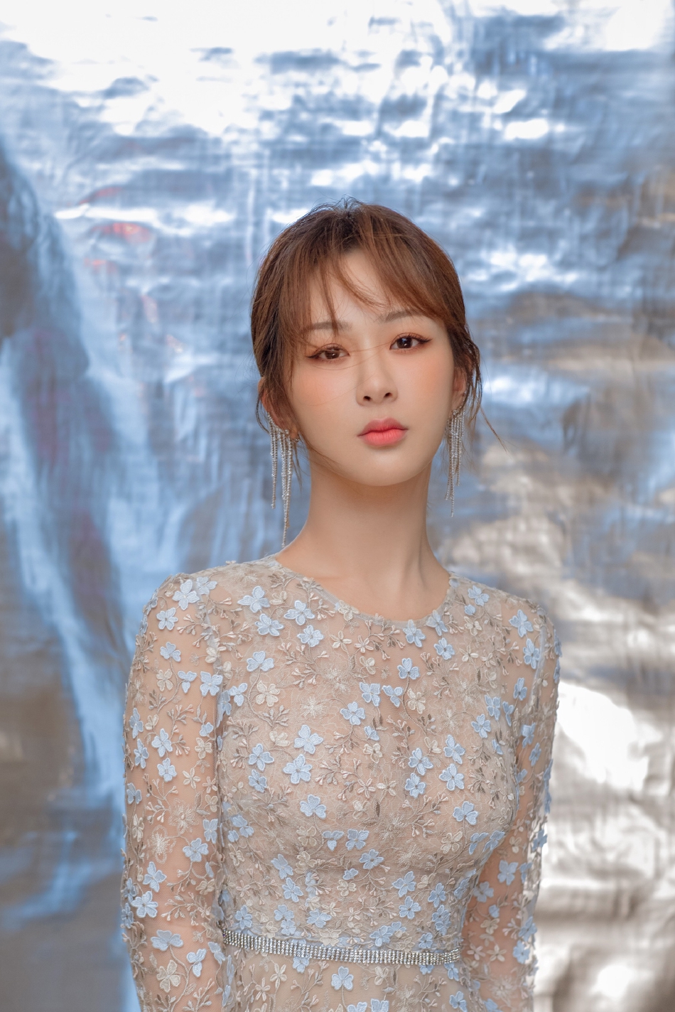 组图：电影表演艺术专项基金驰援上海黄轩万茜杨紫文淇捐赠物资