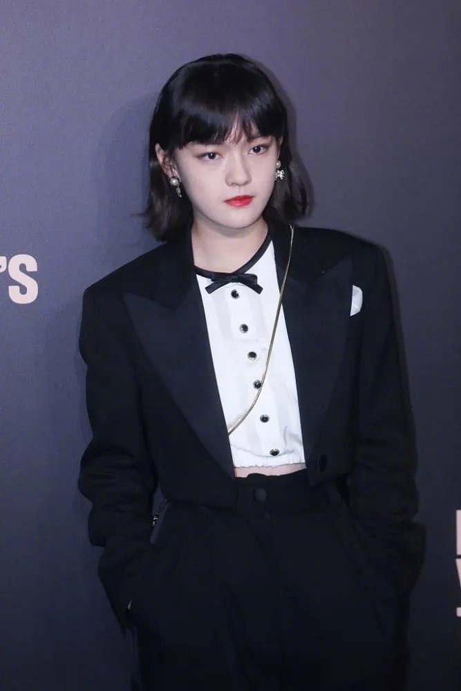 组图：电影表演艺术专项基金驰援上海黄轩万茜杨紫文淇捐赠物资