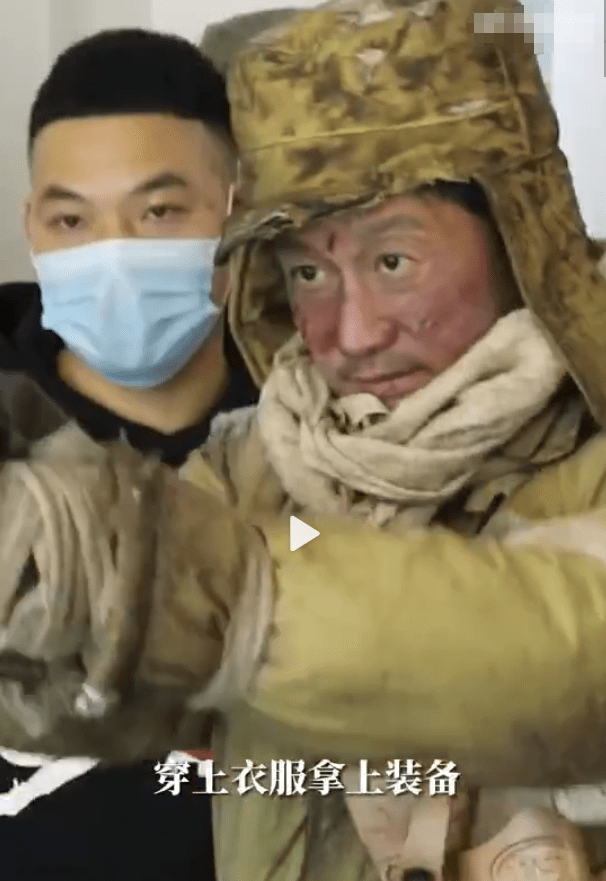 组图：吴京易烊千玺等《长津湖》未曝光造型释出三年试装近百套