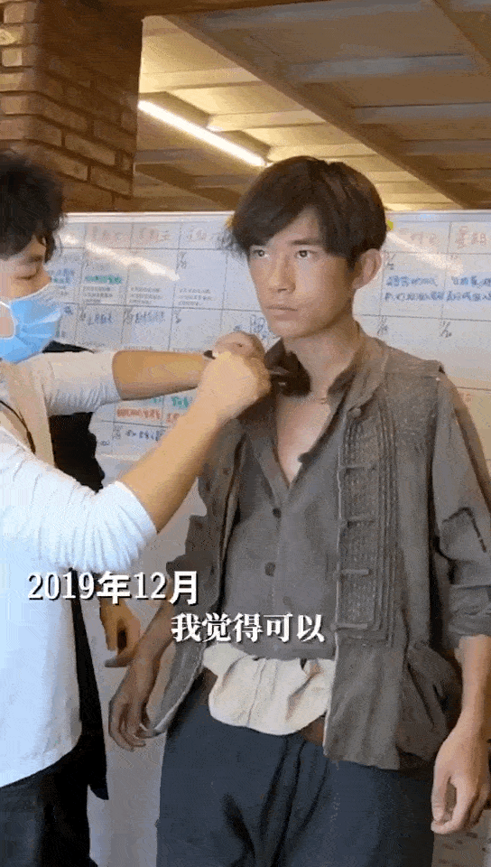 组图：吴京易烊千玺等《长津湖》未曝光造型释出三年试装近百套