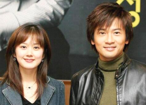 组图:37岁张娜拉近照曝光 皮肤白嫩清纯可爱似邻家少女