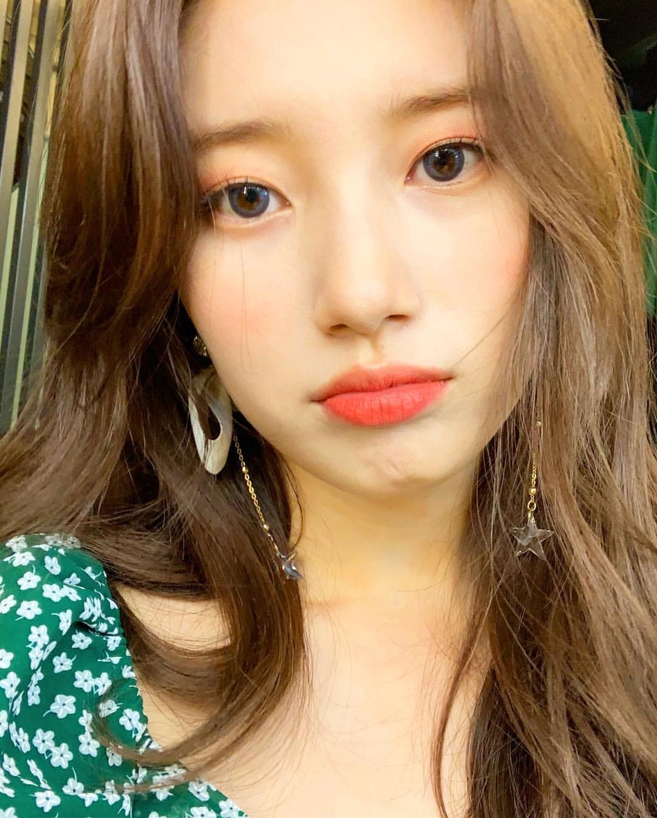 组图:裴秀智桃花妆出镜肤白如雪 嘟嘴托腮卖萌清纯诱惑